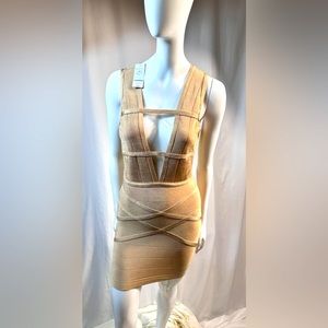 NWT bebe Dress size Small